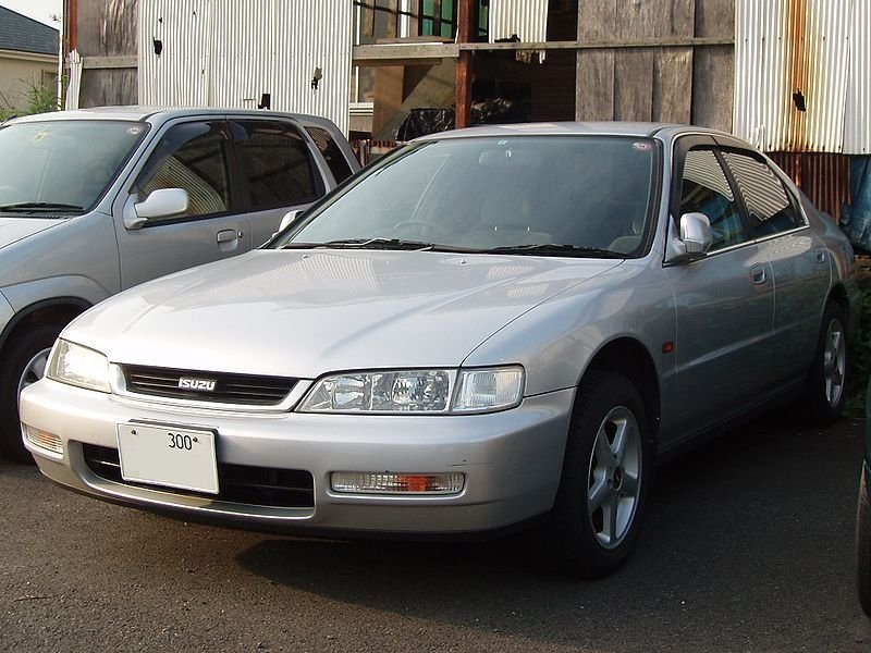 Isuzu Aska 1994 - 1997