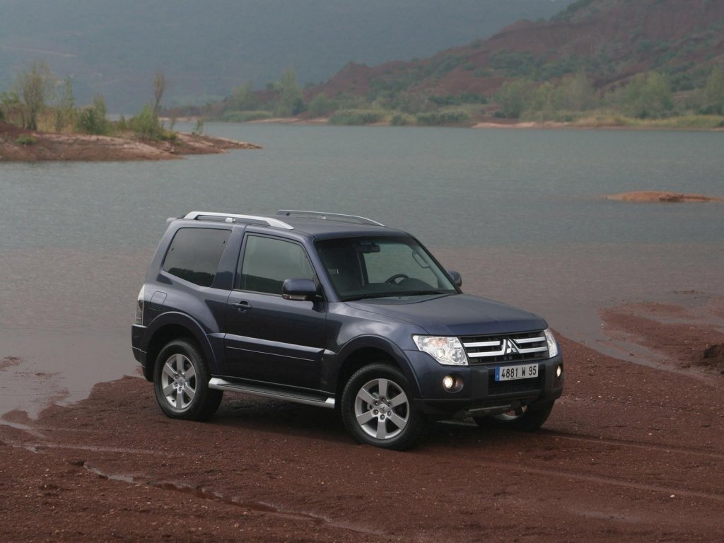 Mitsubishi Montero 2006 - 2016