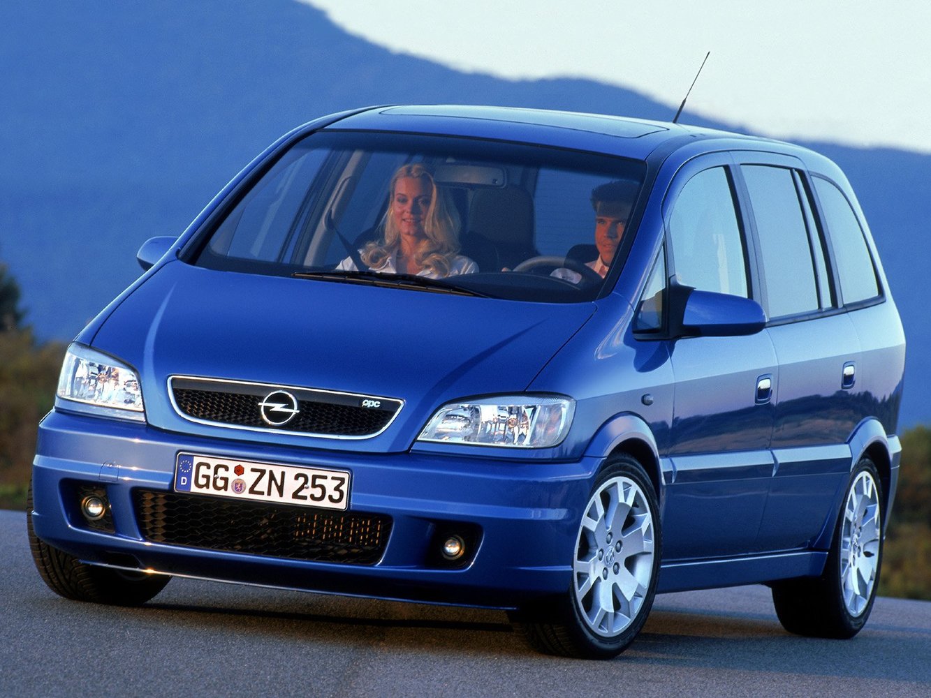 Opel Zafira OPC 2001 - 2002
