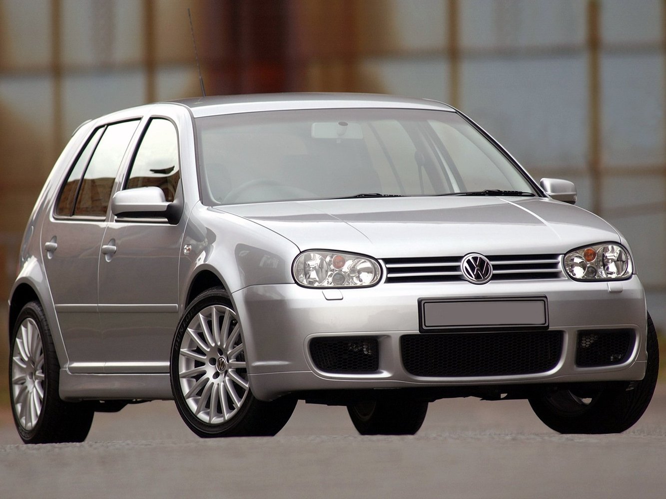 Volkswagen Golf R32 2002 - 2005