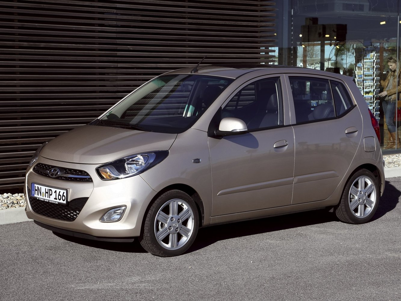 i10